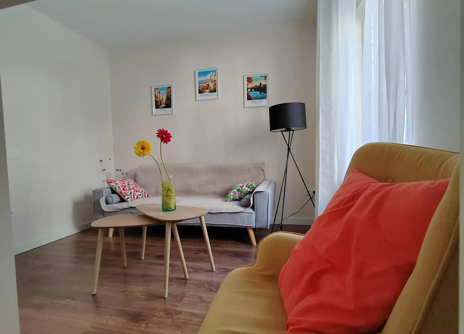 Centrico Piso En Tarragona 아파트